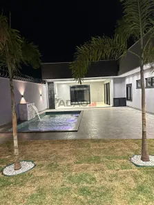 Casa com 3 Quartos à venda, 210m² no Jardim Balneário Meia Ponte, Goiânia