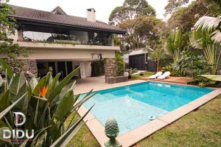 Sobrado com 4 Quartos à venda, 312m² no Jardim Virginia Bianca, São Paulo