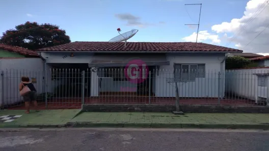Casa com 3 Quartos à venda, 300m² no Parque Santo Antônio, Jacareí