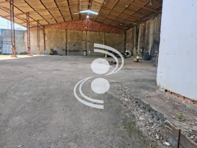Galpão/Depósito/Armazém à venda, 750m² no Realengo, Rio de Janeiro