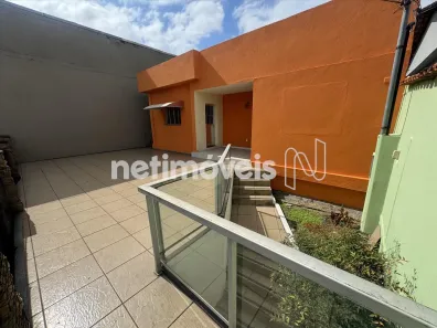 Casa com 3 Quartos para alugar, 120m² no Água Branca, Contagem