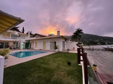 Casa com 5 Quartos à venda, 440m² no Lagoa da Conceição, Florianópolis