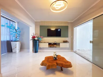 Casa com 3 Quartos à venda, 180m² no Medianeira, Porto Alegre