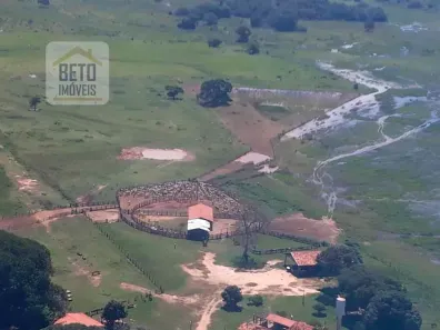 Fazenda/Sítio à venda, 880000m² no , Poconé