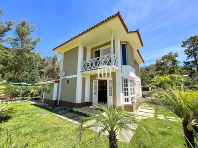 Casa de Condomínio com 3 Quartos à venda, 180m² no Golfe, Teresópolis