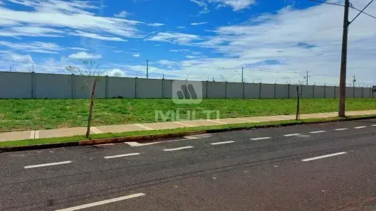 Lote/Terreno com 1 Quarto à venda, 275m² no Grand Ville, Uberlândia