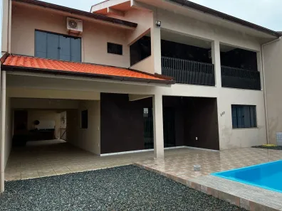 Sobrado com 4 Quartos à venda, 287m² no Centro, Penha