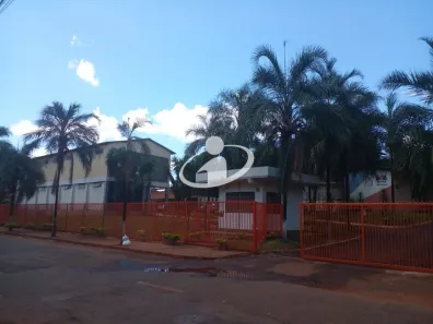 Galpão/Depósito/Armazém para alugar, 680m² no Chácaras Tubalina e Quartel, Uberlândia