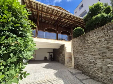 Casa com 4 Quartos à venda, 295m² no Jardim América, Belo Horizonte