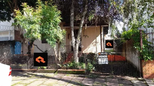 Casa com 3 Quartos à venda, 70m² no Passo da Areia, Porto Alegre