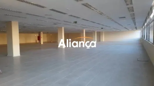 Sala Comercial para alugar, 958m² no Navegantes, Porto Alegre