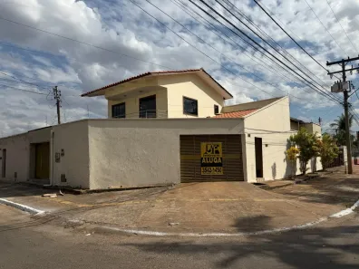 Sobrado com 5 Quartos para alugar, 300m² no Jardim Brasil, Goiânia