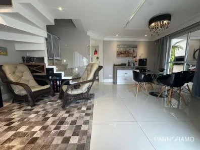 Sobrado com 3 Quartos à venda, 140m² no Uberaba, Curitiba