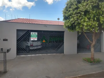 Casa com 2 Quartos à venda, 140m² no Jardim Lago Norte, Londrina