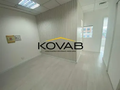 Sala Comercial para alugar, 44m² no Jardim das Acácias, São Paulo