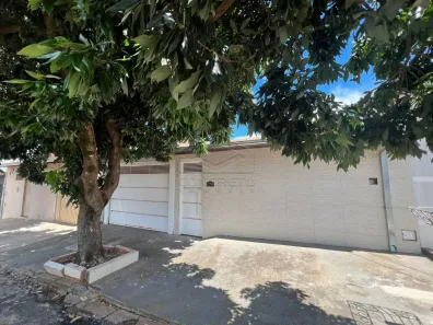 Casa com 4 Quartos para alugar, 200m² no Núcleo Residencial Edison Bastos Gasparini, Bauru
