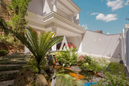 Sobrado com 3 Quartos à venda, 178m² no Bom Retiro, Joinville