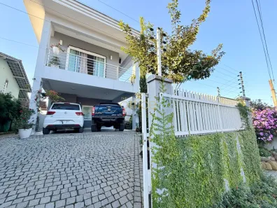 Sobrado com 4 Quartos à venda, 226m² no Itaum, Joinville