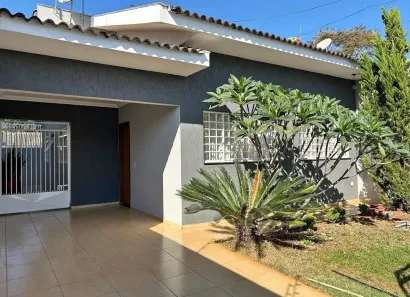 Casa com 3 Quartos à venda, 200m² no Parque das Grevíleas 3ª parte, Maringá