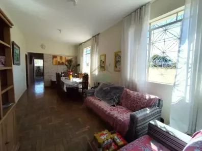 Casa com 3 Quartos à venda, 268m² no Carlos Prates, Belo Horizonte