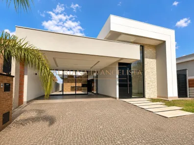 Casa com 3 Quartos para alugar, 200m² no Condomínio Residencial Gaudi, Anápolis