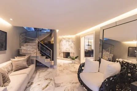 Casa com 4 Quartos à venda, 306m² no Butiatuvinha, Curitiba