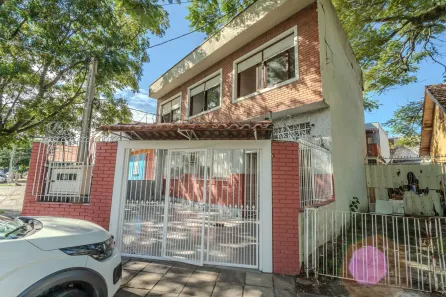 Sobrado com 10 Quartos à venda, 343m² no Passo da Areia, Porto Alegre