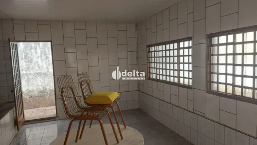Casa com 2 Quartos à venda, 240m² no Planalto, Uberlândia