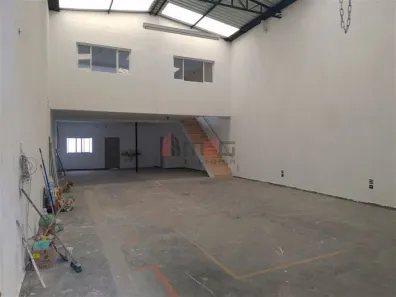 Galpão/Depósito/Armazém para alugar, 230m² no Vila Mangalot, São Paulo