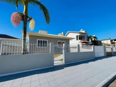 Casa com 4 Quartos para alugar, 360m² no Centro, Palhoça