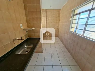 Apartamento com 2 Quartos para alugar, 55m² no Bom Jesus, Uberlândia