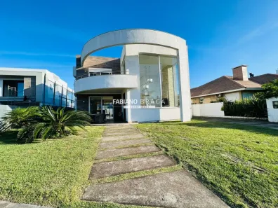 Sobrado com 3 Quartos à venda, 240m² no XANGRI-LÁ, Xangri-lá