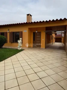 Casa com 3 Quartos à venda, 223m² no Guarujá, Porto Alegre