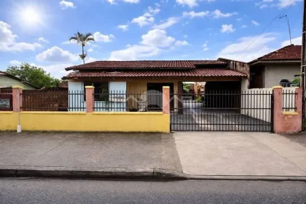 Casa com 3 Quartos à venda, 70m² no Paranaguamirim, Joinville