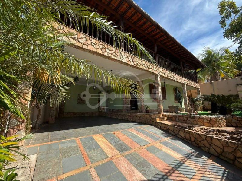 Casa com 4 quartos — Itapoã, Belo Horizonte