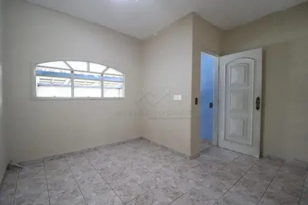 Casa com 2 Quartos para alugar, 80m² no Jardim Cristiane, Santo André