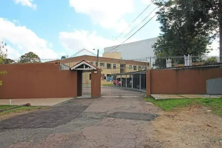 Apartamento com 2 Quartos para alugar, 56m² no Uberaba, Curitiba