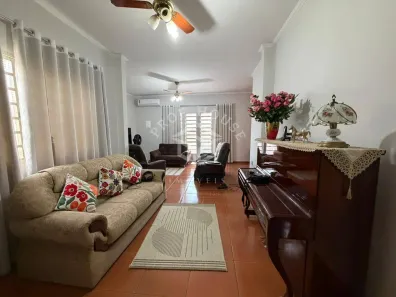 Casa com 4 Quartos à venda, 212m² no Centro, Limeira