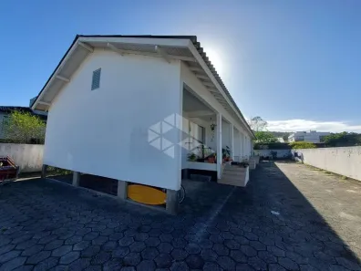 Casa com 2 Quartos para alugar, 40m² no Campeche, Florianópolis