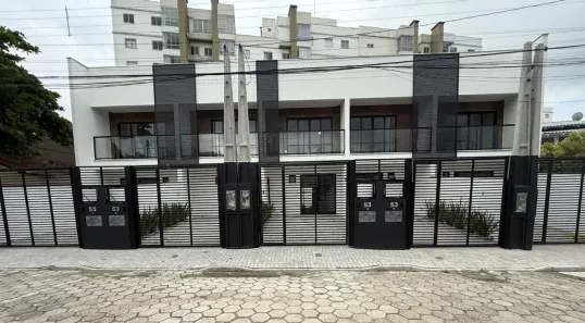 Sobrado com 2 Quartos à venda, 92m² no Saguaçu, Joinville