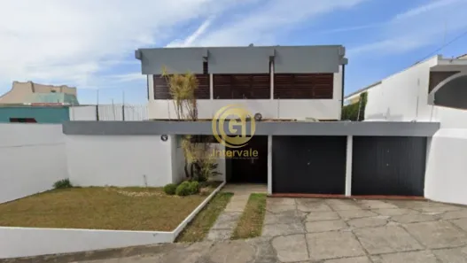 Sobrado com 5 Quartos à venda, 300m² no Centro, Jacareí