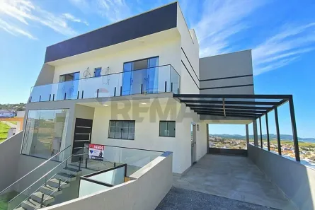 Casa de Condomínio com 4 Quartos à venda, 180m² no Ogiva, Cabo Frio