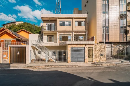 Casa com 2 Quartos para alugar, 100m² no Santa Catarina, Juiz de Fora