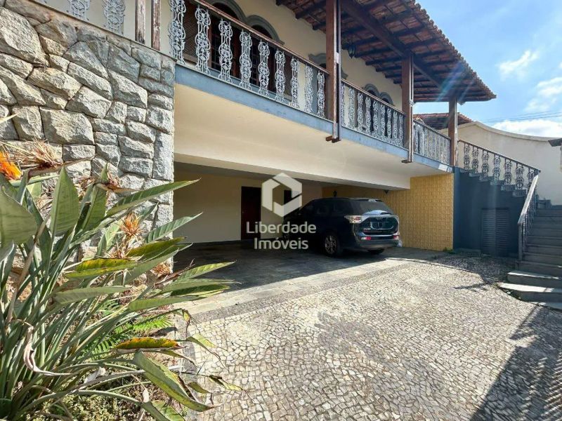 Casa com 3 quartos — Caiçaras, Belo Horizonte