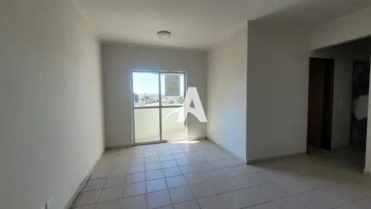 Apartamento com 3 Quartos para alugar, 80m² no Presidente Roosevelt, Uberlândia