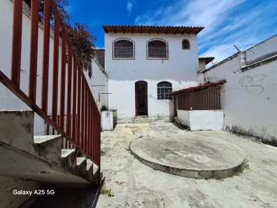 Casa com 4 Quartos à venda, 216m² no Santa Amélia, Belo Horizonte