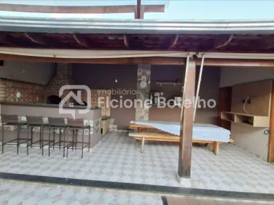 Casa com 3 Quartos para alugar, 165m² no Jardim Europa, Uberlândia