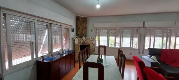 Casa com 5 Quartos à venda, 272m² no Medianeira, Porto Alegre