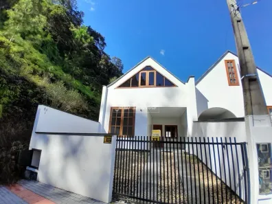 Casa com 3 Quartos para alugar, 150m² no Nova Brasília, Brusque