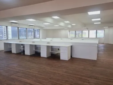 Sala Comercial para venda ou aluguel, 204m² no Cidade Monções, São Paulo